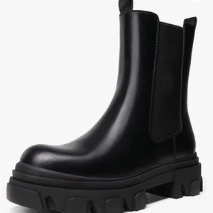 NWT DREAM PAIRS Women's Platform Chelsea Boots